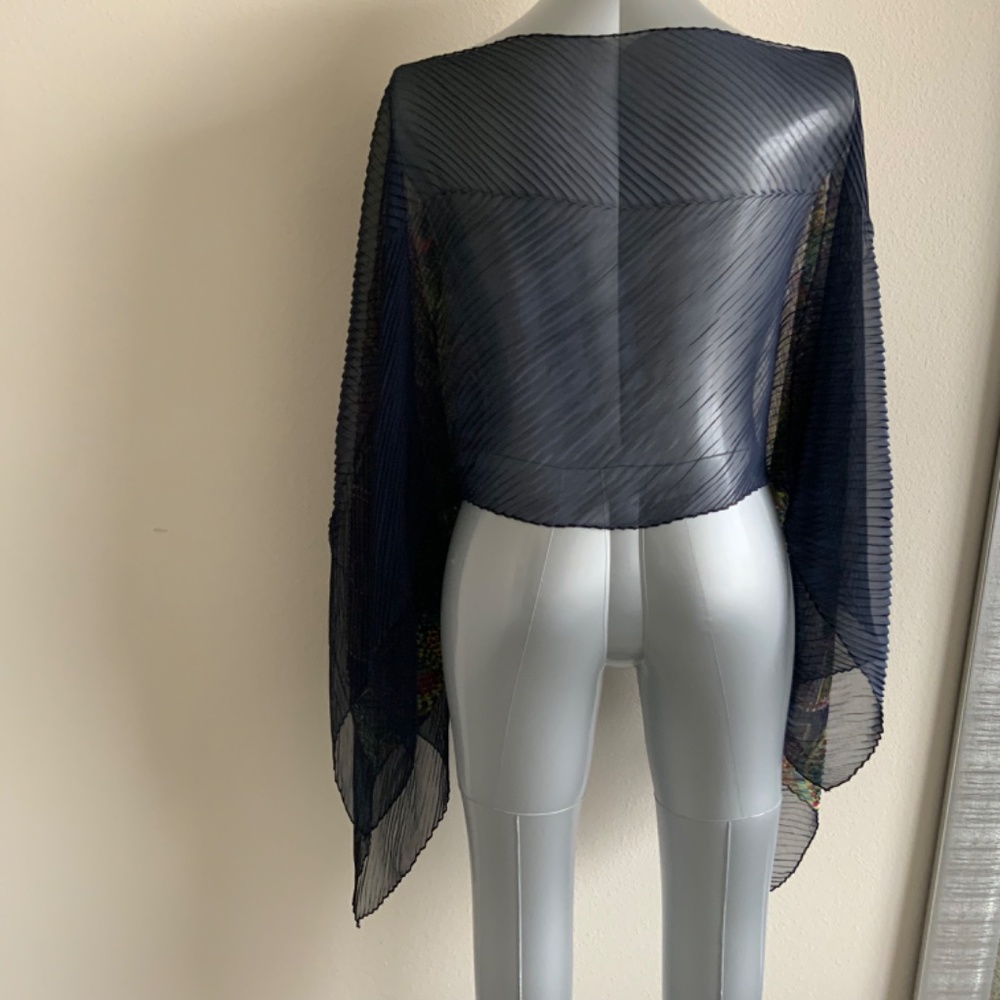 Pleated Dark Blue Multicolored Coverup for swimwear OS & Sunglasses - Picture 5 of 6